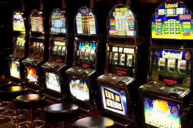 halu toto mobile app interface showing live dealer tables and football markets